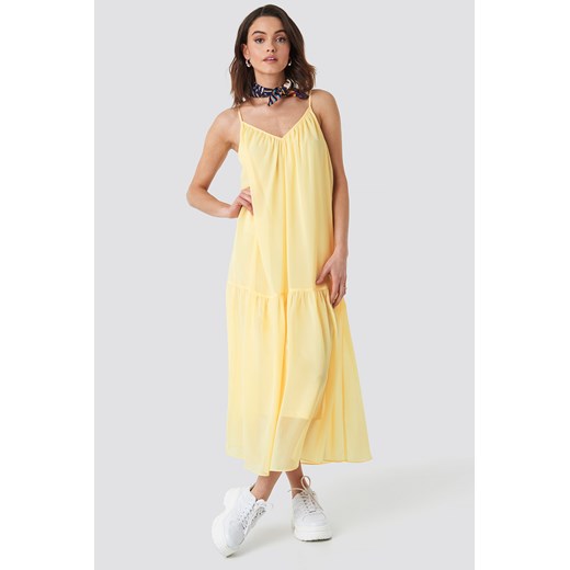 Sukienka żółta NA-KD Trend maxi na urodziny na ramiączkach gładka z dekoltem v 