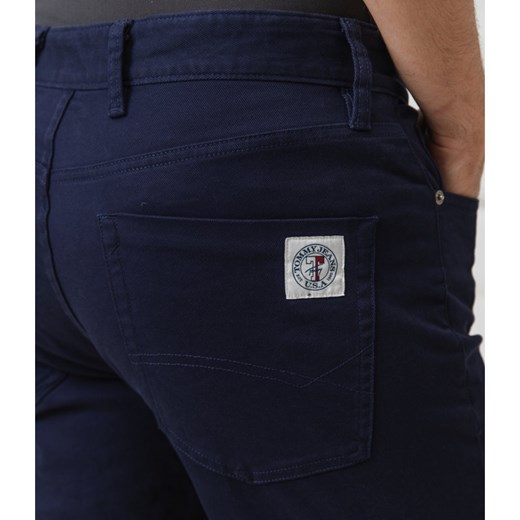 Niebieskie spodenki męskie Tommy Jeans bez wzorów casual 