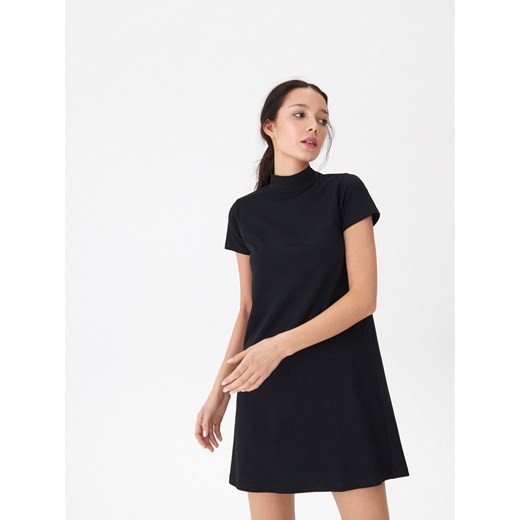 Sukienka House mini czarna z krótkim rękawem bez wzorów 