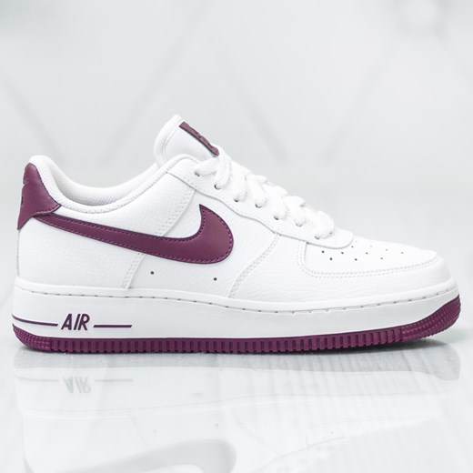 Buty sportowe damskie Nike do biegania air force białe sznurowane bez wzorów1 