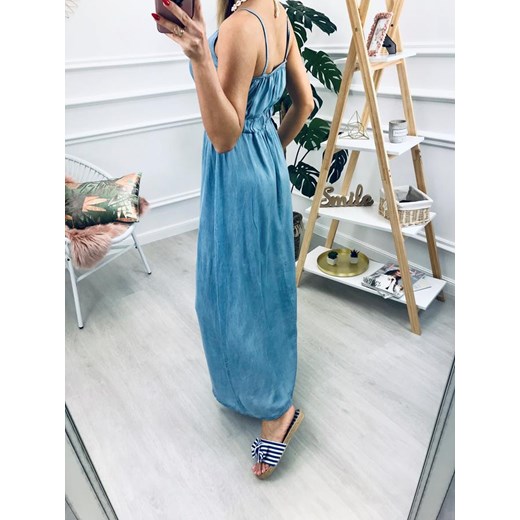 Kenza.pl sukienka na spacer na ramiączkach maxi casual niebieska oversize bez wzorów 