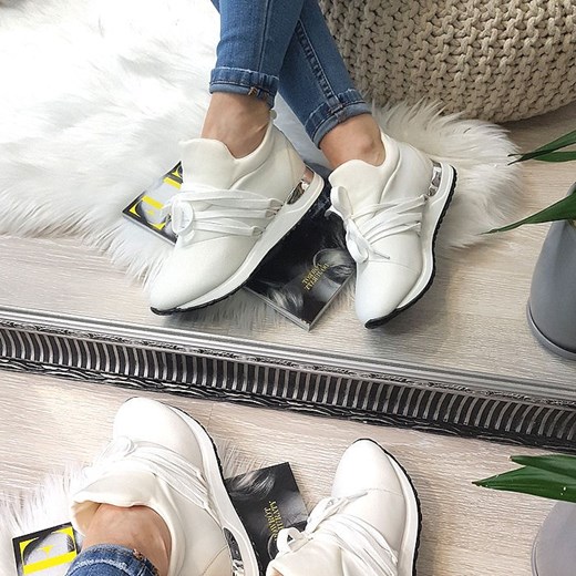 Buty sportowe damskie młodzieżowe na wiosnę casualowe wiązane na platformie 