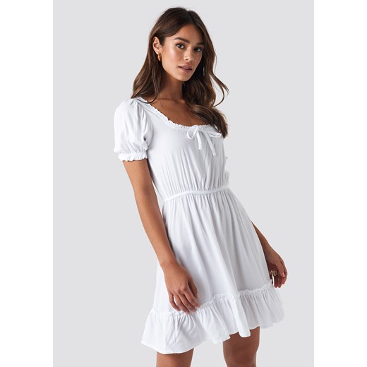 Sukienka NA-KD Boho biała z kokardą z krótkim rękawem mini 