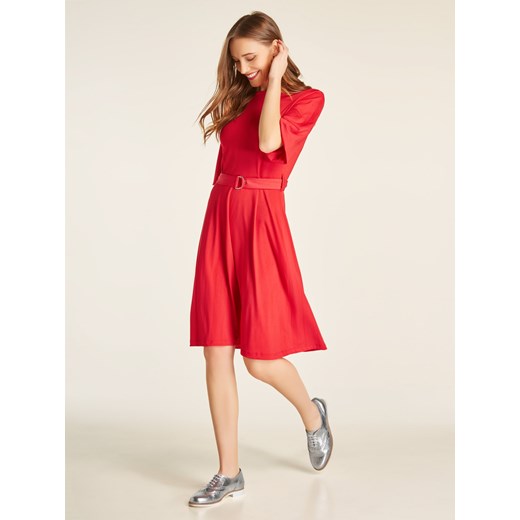 Sukienka Heine z okrągłym dekoltem czerwona z krótkimi rękawami 