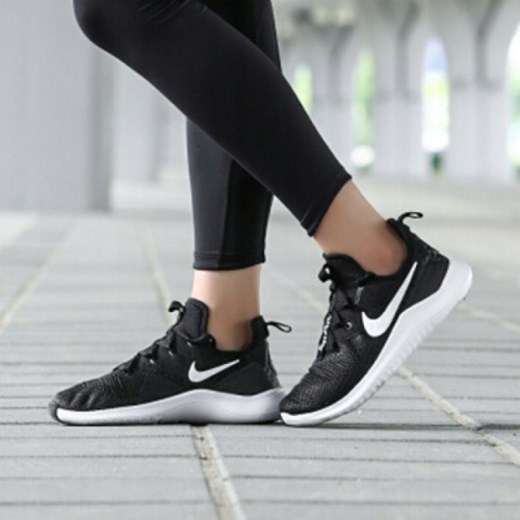 Buty sportowe damskie Nike do fitnessu wiązane na płaskiej podeszwie gładkie 