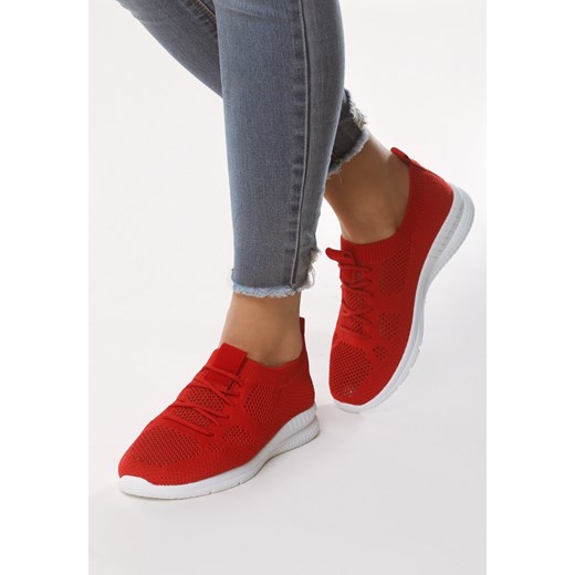 Czerwone buty sportowe damskie Born2be do fitnessu płaskie młodzieżowe 