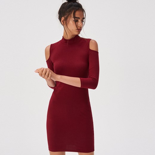 Sukienka czerwona Sinsay dopasowana bez wzorów z długimi rękawami 