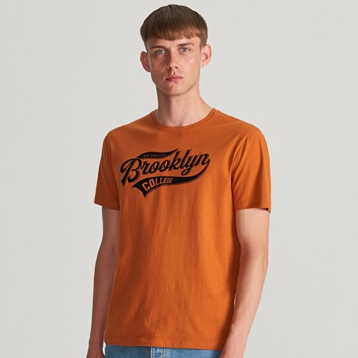 Reserved - T-shirt z błyszczącym nadrukiem - Brązowy  Reserved XXL 