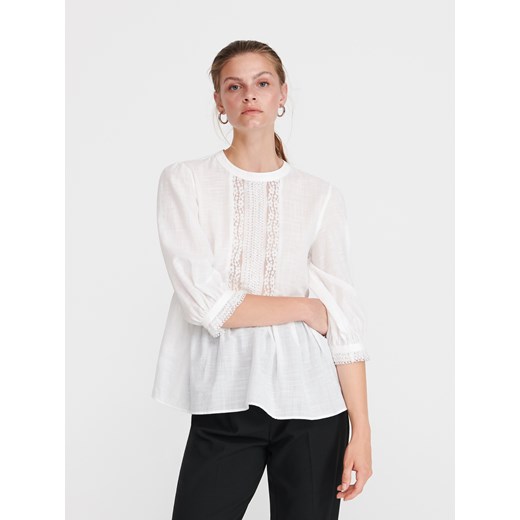 Biała bluzka damska Reserved casualowa bez wzorów z okrągłym dekoltem 
