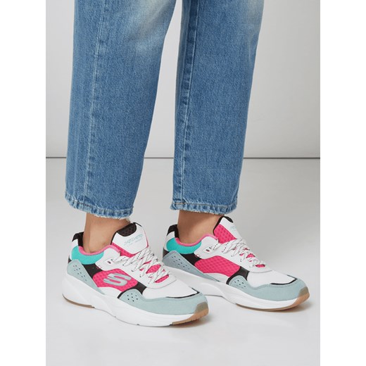 Sneakersy damskie Skechers na platformie wiosenne sznurowane z nadrukami 
