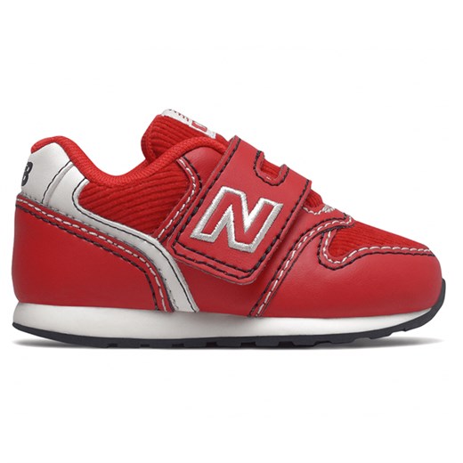 Buty sportowe dziecięce czerwone New Balance na rzepy 