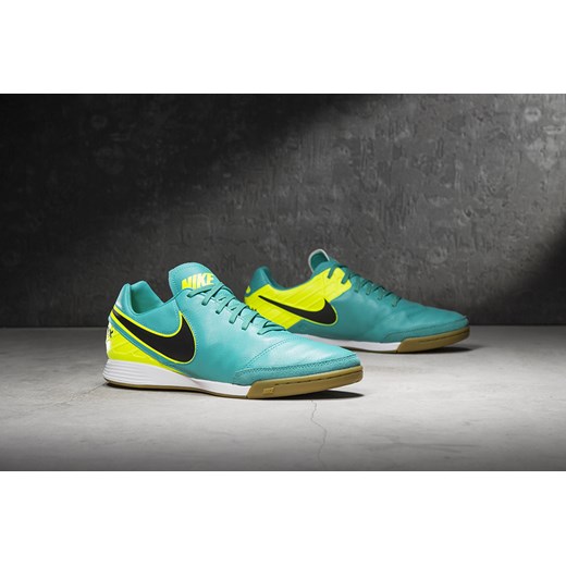 NIKE TIEMPO MYSTIC V IC > 819222-307