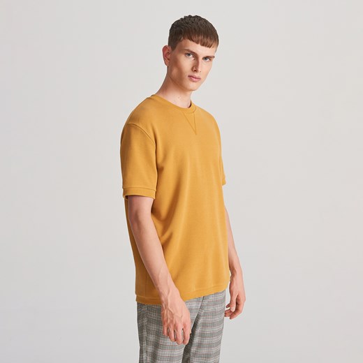 Reserved - T-shirt ze strukturalnej dzianiny - Żółty  Reserved L 