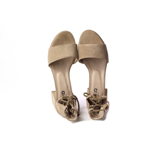 Brązowe sandały damskie Ryłko z tworzywa sztucznego wiązane eleganckie bez wzorów 
