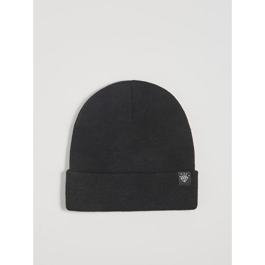 Sinsay - Czapka beanie z naszywką - Czarny Sinsay  One Size 