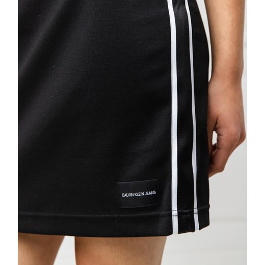 Sukienka Calvin Klein prosta z krótkimi rękawami 