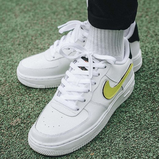 Buty sportowe damskie białe Nike do biegania air force płaskie bez wzorów 