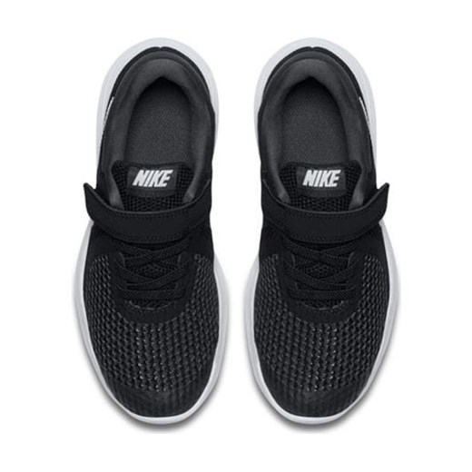 Buty sportowe dziecięce Nike bez wzorów na jesień 