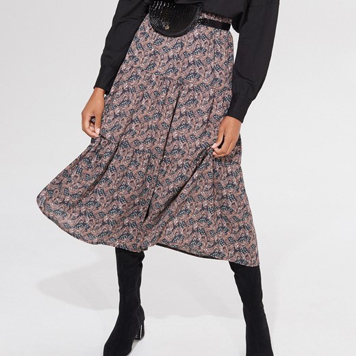 Wielokolorowa spódnica Mohito w abstrakcyjnym wzorze midi 