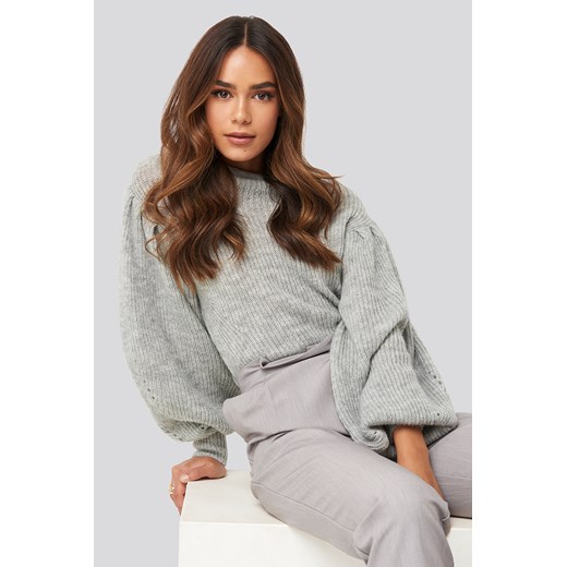 Sweter damski NA-KD Trend z okrągłym dekoltem 