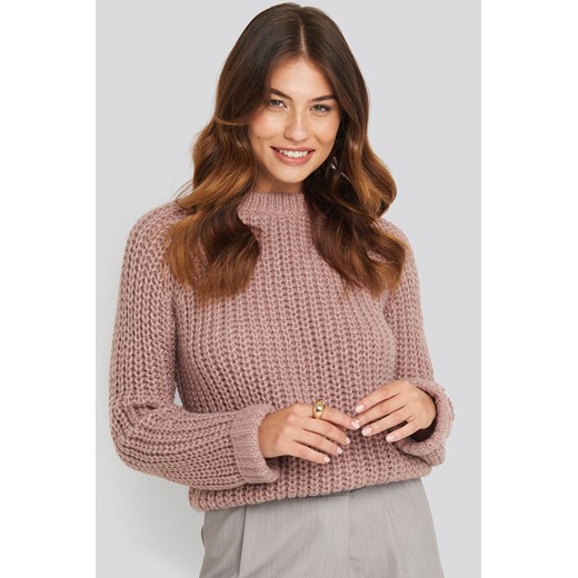 Sweter damski NA-KD różowy z okrągłym dekoltem 