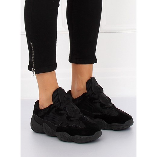 Buty sportowe damskie na płaskiej podeszwie bez wzorów1 ze skóry ekologicznej 