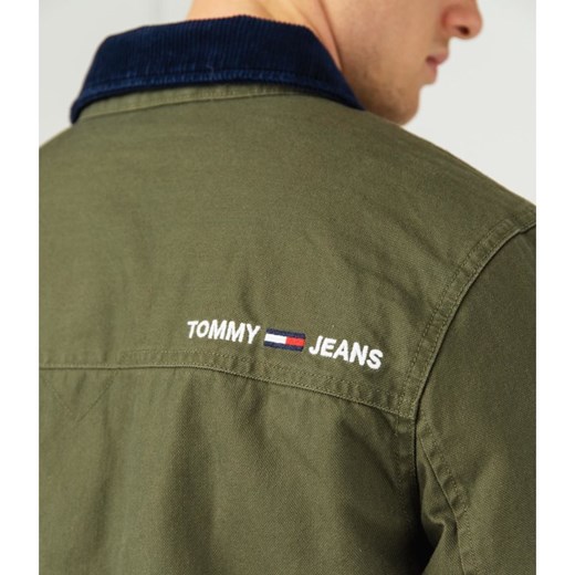 Kurtka męska Tommy Jeans na wiosnę w militarnym stylu 