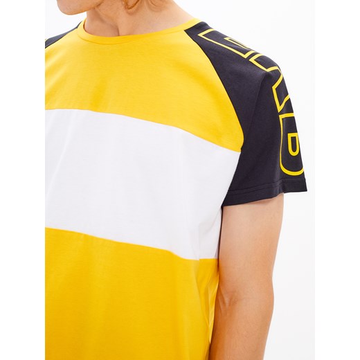 T-shirt męski Gate żółty z nadrukami 