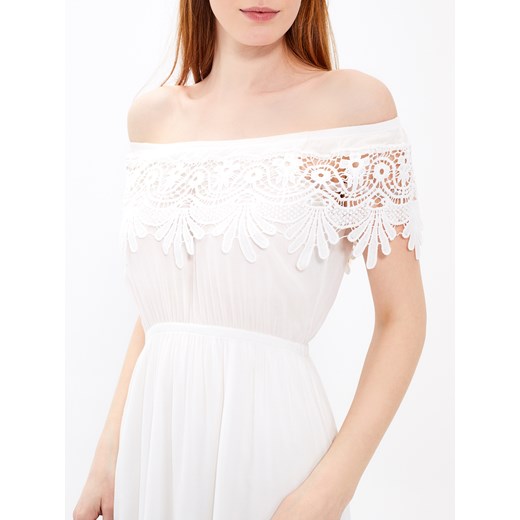Sukienka Gate biała z krótkim rękawem z haftami na urodziny z odkrytymi ramionami 
