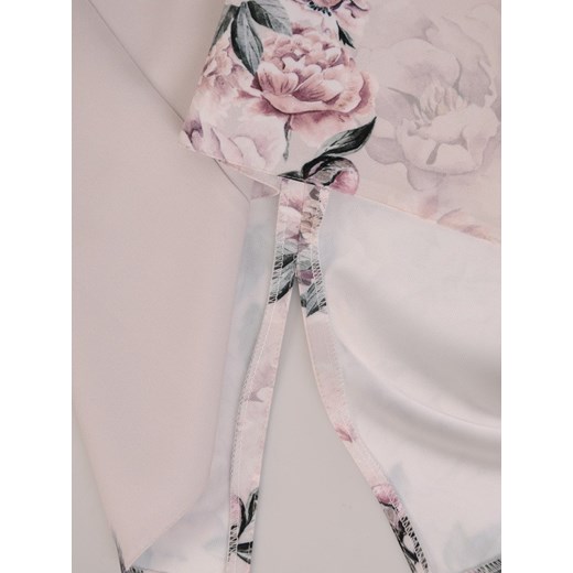 Sukienka Modbis z tkaniny midi prosta z dekoltem w serek w kwiaty 