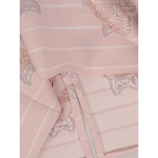 Sukienka różowa Modbis mini z krótkimi rękawami na urodziny w abstrakcyjne wzory dopasowana 