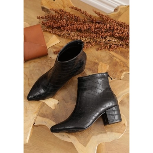 Botki Renee z zamkiem na słupku w zwierzęcy wzór 