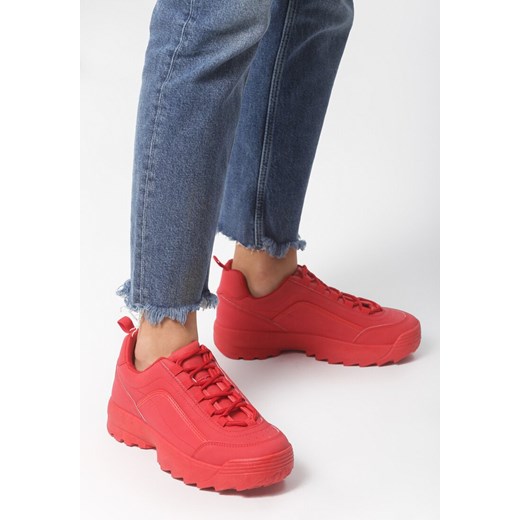 Buty sportowe damskie Born2be na fitness w stylu młodzieżowym sznurowane czerwone na platformie 