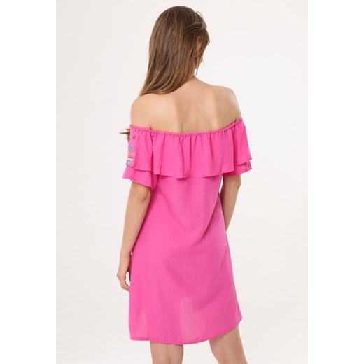 Sukienka Born2be casual różowa mini w abstrakcyjne wzory na spacer z odkrytymi ramionami 