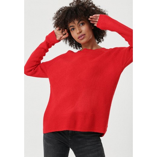 Czerwony sweter damski Born2be 