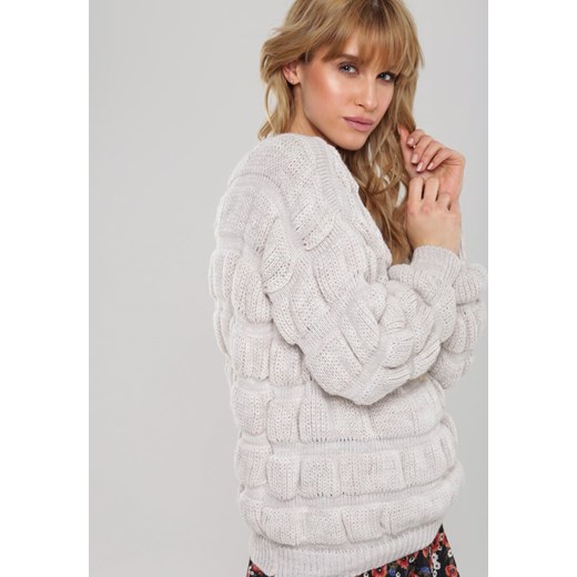 Sweter damski Renee bez wzorów biały z okrągłym dekoltem casual 