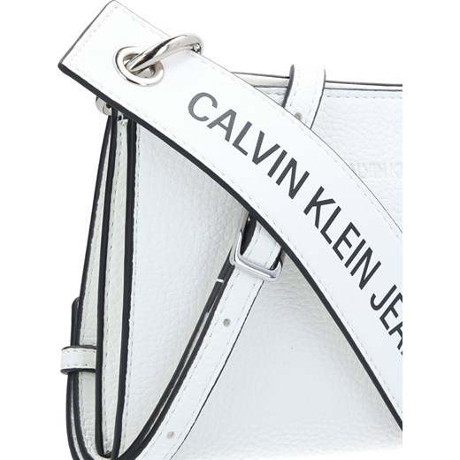 Listonoszka Calvin Klein biała elegancka na ramię 