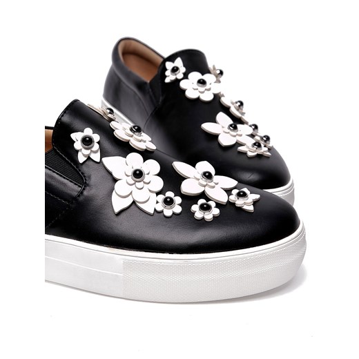 Buty płaskie z kwiatkami