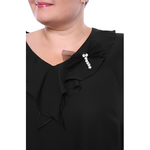 Czarna dwuwarstwowa sukienka z broszką   64 Modne Duże Rozmiary