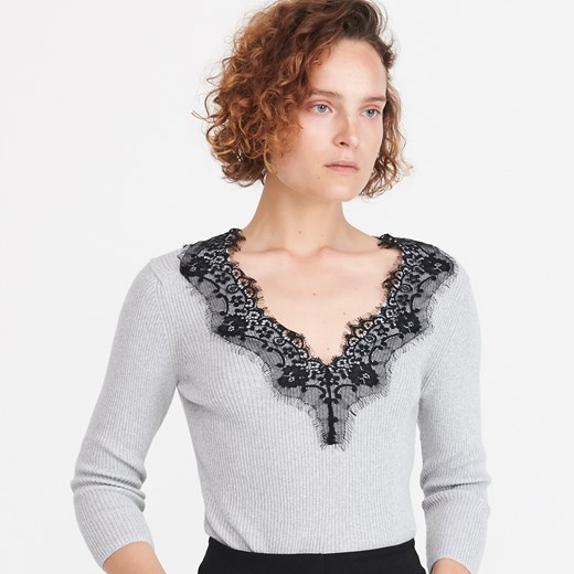Sweter damski Reserved z dekoltem w literę v casual 