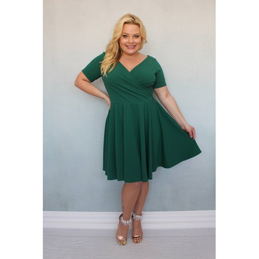 Sukienka rozkloszowana JOWITA dekolt koperta gładka plus size butelkowa zieleń plus size karko.pl
