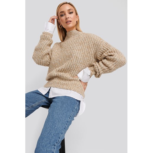 Beżowy sweter damski NA-KD 