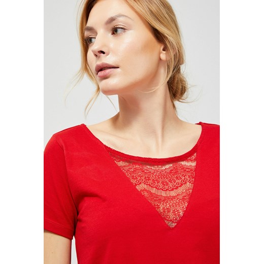 Bluzka damska czerwona z dekoltem w serek z krótkimi rękawami 