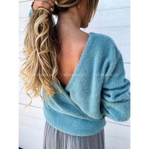 Sweter damski niebieski bez wzorów 