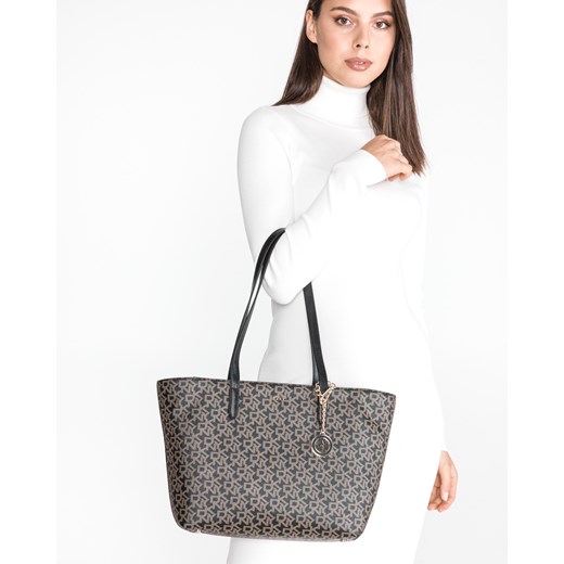 Shopper bag DKNY skórzana na ramię z breloczkiem 