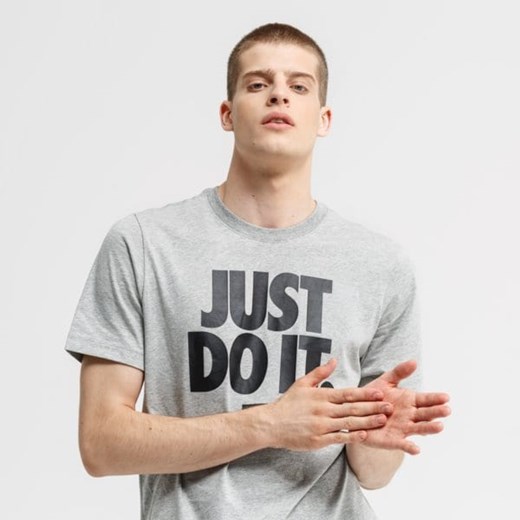 T-shirt męski Nike z krótkimi rękawami na wiosnę 