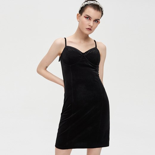 Cropp sukienka dopasowana czarna mini na ramiączkach 