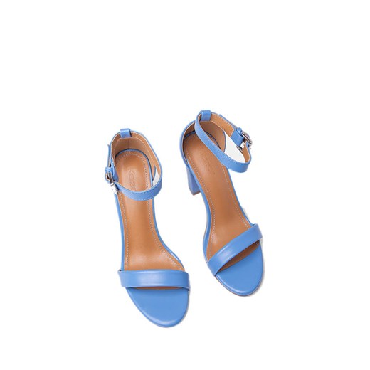 Sandały w kolorze niebieskim