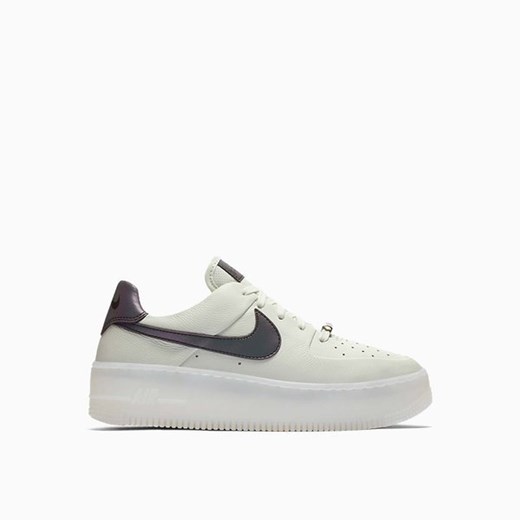 Białe buty sportowe damskie Nike dla biegaczy air force młodzieżowe na platformie bez wzorów sznurowane 
