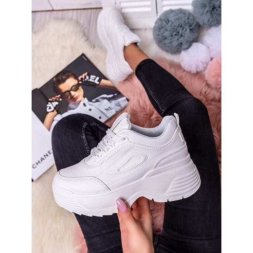 Buty sportowe damskie Escoli wiązane białe bez wzorów 